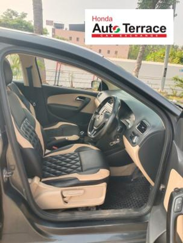 Second-hand 2015 Volkswagen Polo 1.5 TDI Highline for sale in Pondicherry-12