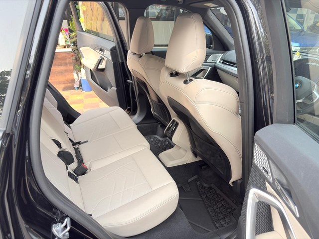 Second-hand 2024 BMW X1 sDrive18i M Sport for sale in Thane-9