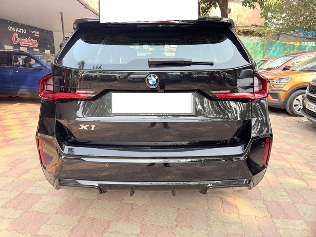 Second-hand 2024 BMW X1 sDrive18i M Sport for sale in Thane-18