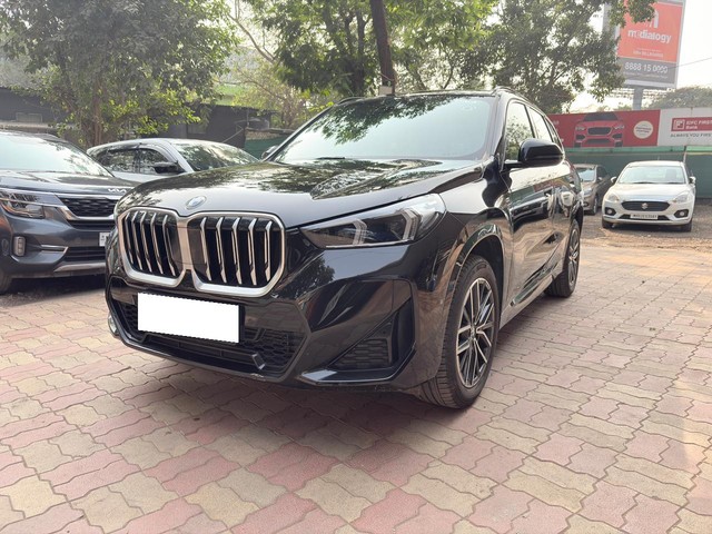 Second-hand 2024 BMW X1 sDrive18i M Sport for sale in Thane-3