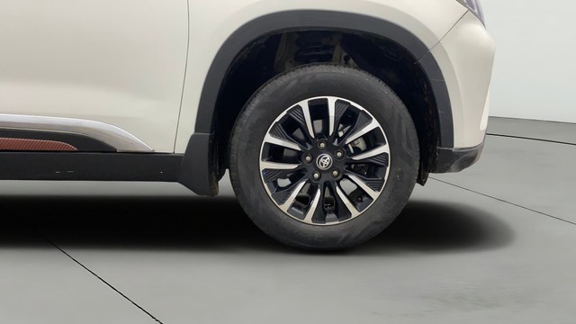 Second-hand 2020 Toyota Urban Cruiser EBELLA Premium AT for sale in Lucknow-24