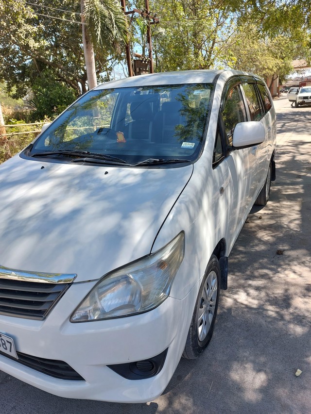 Toyota Innova 2.5 G (Diesel) 7 Seater BS IV Second-hand 2015 Toyota Innova 2.5 G (Diesel) 7 Seater BS IV for sale in Dewas-3