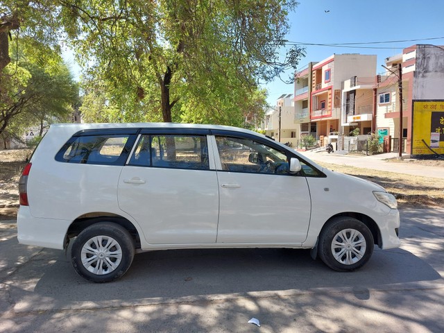 Toyota Innova 2.5 G (Diesel) 7 Seater BS IV Second-hand 2015 Toyota Innova 2.5 G (Diesel) 7 Seater BS IV for sale in Dewas-1