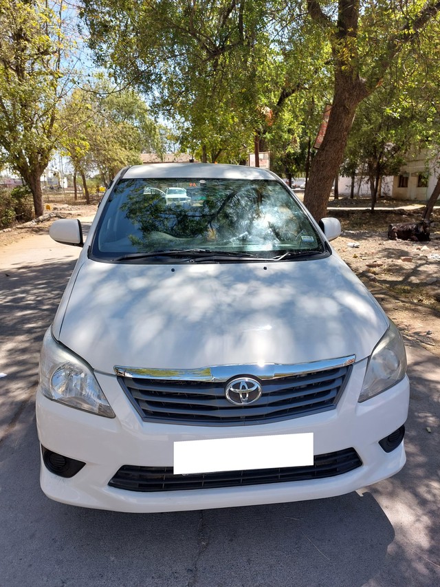 Toyota Innova 2.5 G (Diesel) 7 Seater BS IV Second-hand 2015 Toyota Innova 2.5 G (Diesel) 7 Seater BS IV for sale in Dewas-0
