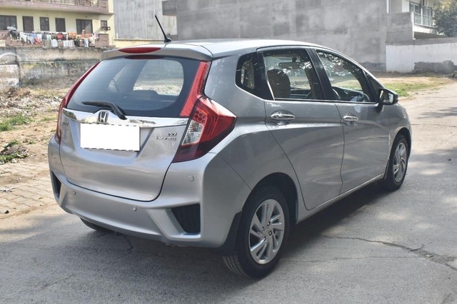 Second-hand 2018 Honda Jazz VX CVT for sale in Gurgaon-4