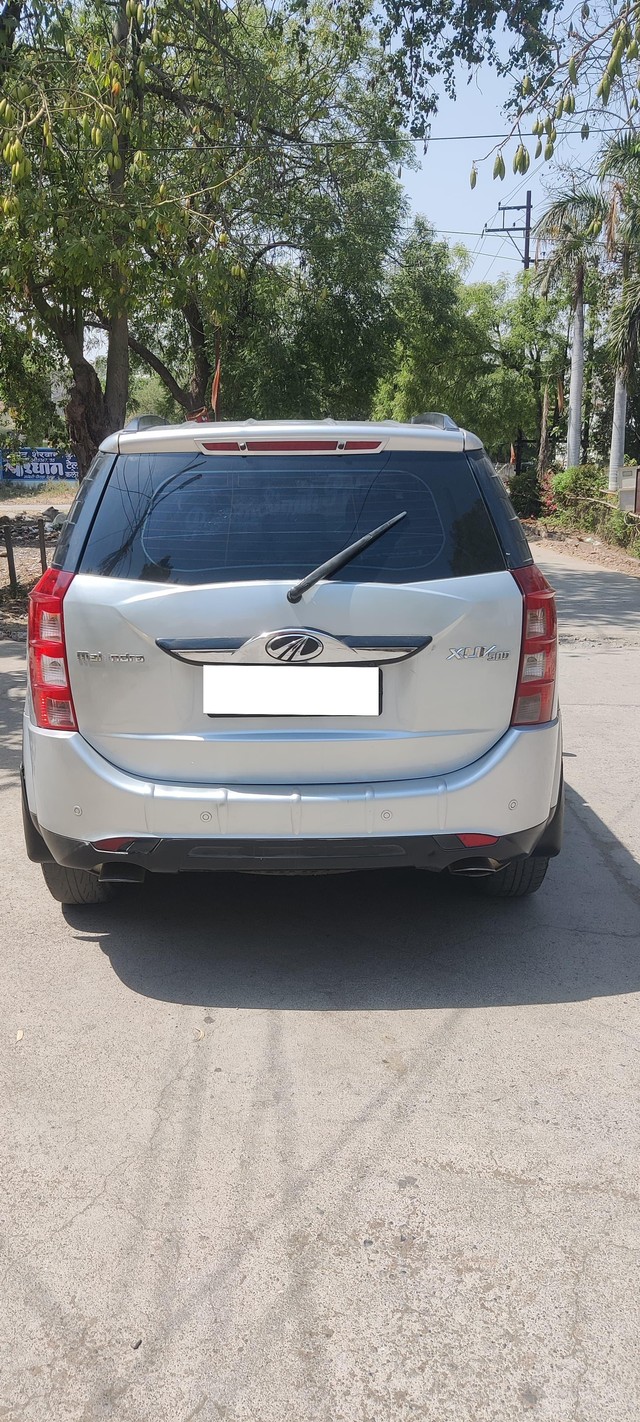 Second-hand 2015 Mahindra XUV500 W10 2WD for sale in Dewas-2