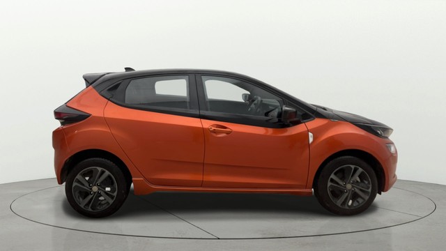 Second-hand 2024 Tata Altroz Racer R3 for sale in Noida-1