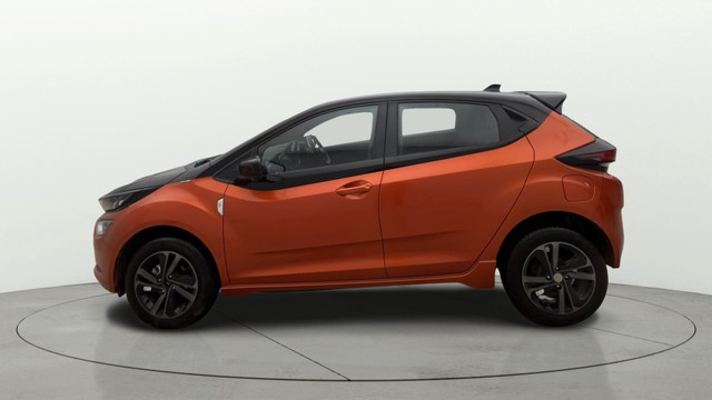 Second-hand 2024 Tata Altroz Racer R3 for sale in Noida-5