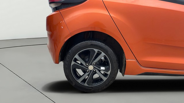 Second-hand 2024 Tata Altroz Racer R3 for sale in Noida-25