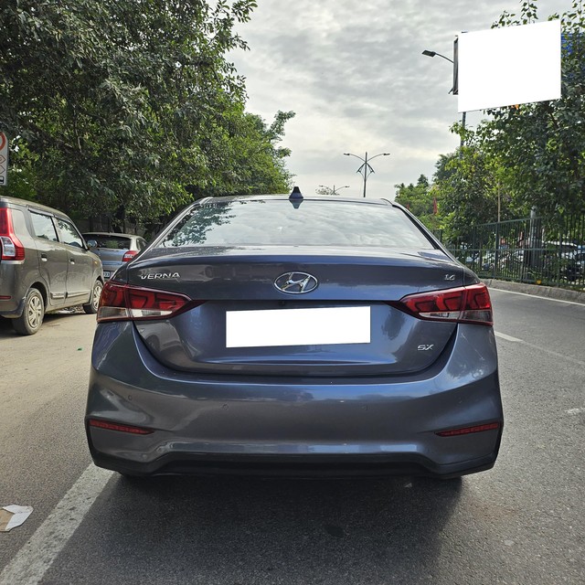 Second-hand 2019 Hyundai Verna VTVT 1.6 AT SX Option for sale in Gurgaon-4