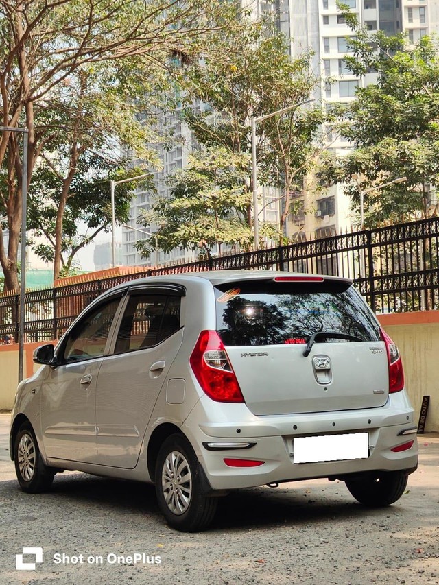 Second-hand 2013 Hyundai i10 Sportz AT for sale in Mumbai-3