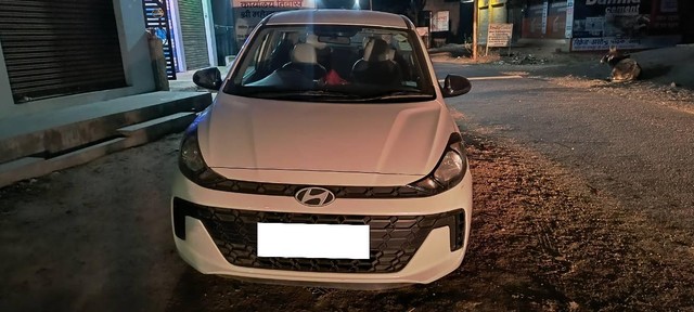 Hyundai Aura E CNG Second-hand 2024 Hyundai Aura E CNG for sale in Chattarpur-1