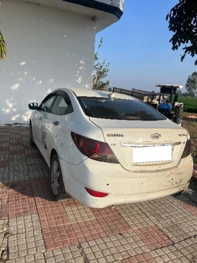 Second-hand 2011 Hyundai Verna 1.6 SX for sale in Amritsar-3