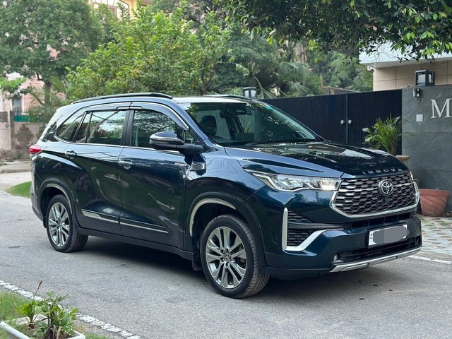 Second-hand 2023 Toyota Innova Hycross ZX(O) Hybrid BSVI for sale in New Delhi-3
