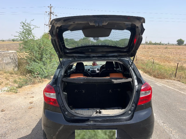 Ford Figo 1.5D Titanium MT Second-hand 2016 Ford Figo 1.5D Titanium MT for sale in Ahmedabad-3