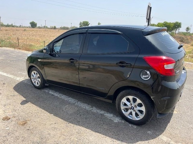 Ford Figo 1.5D Titanium MT Second-hand 2016 Ford Figo 1.5D Titanium MT for sale in Ahmedabad-4