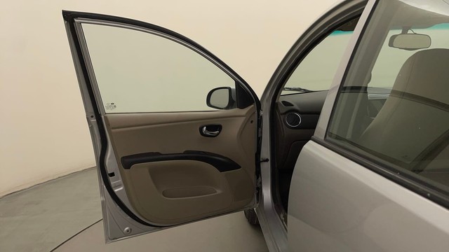 Second-hand 2013 Hyundai i10 Magna 1.2 for sale in Mysore-35