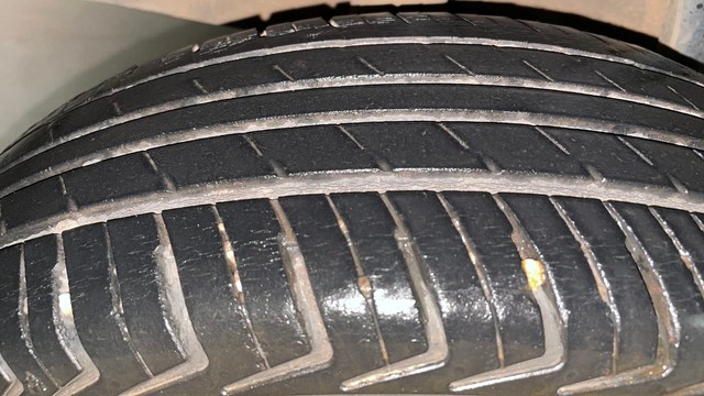 Second-hand 2017 Renault KWID 1.0 RXT AMT for sale in Bangalore-25