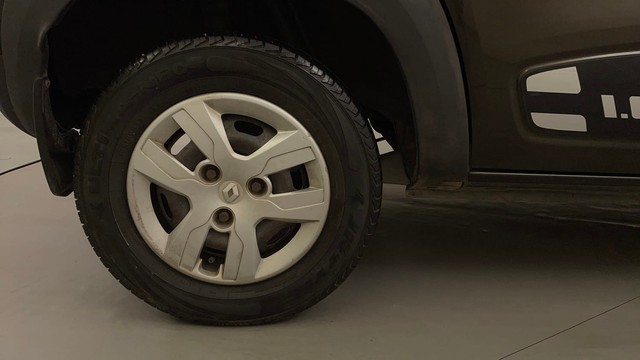 Second-hand 2017 Renault KWID 1.0 RXT AMT for sale in Bangalore-18