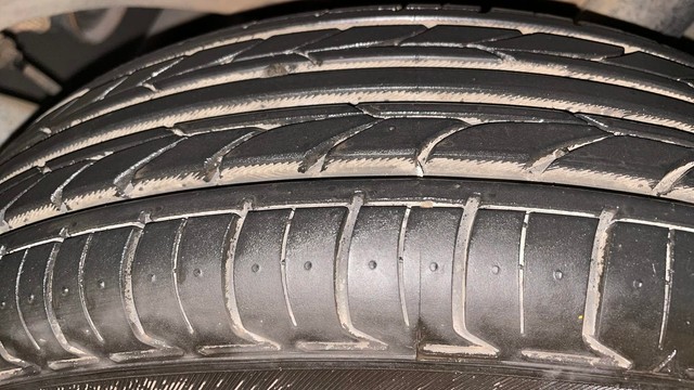 Second-hand 2017 Renault KWID 1.0 RXT AMT for sale in Bangalore-24