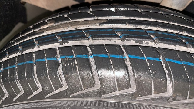 Second-hand 2017 Renault KWID 1.0 RXT AMT for sale in Bangalore-23