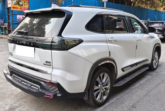 Second-hand 2025 Toyota Innova Hycross VX 7STR Hybrid for sale in Mumbai-7