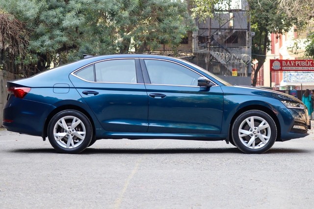 Second-hand 2022 Skoda Octavia Style for sale in New Delhi-1