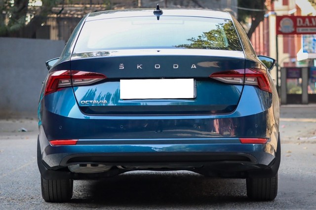 Second-hand 2022 Skoda Octavia Style for sale in New Delhi-2