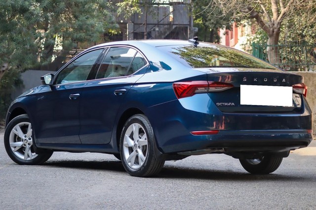 Second-hand 2022 Skoda Octavia Style for sale in New Delhi-3