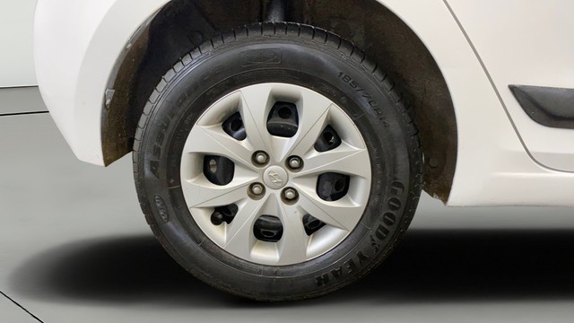 Second-hand 2018 Hyundai i20 Petrol CVT Magna Executive for sale in New Delhi-24