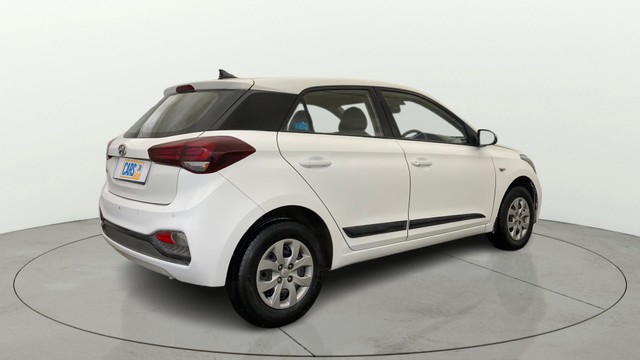 Second-hand 2018 Hyundai i20 Petrol CVT Magna Executive for sale in New Delhi-2
