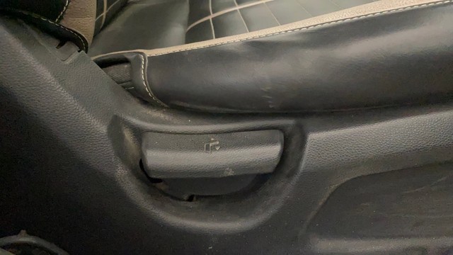 Second-hand 2018 Hyundai i20 Petrol CVT Magna Executive for sale in New Delhi-18