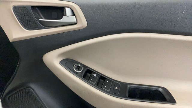 Second-hand 2018 Hyundai i20 Petrol CVT Magna Executive for sale in New Delhi-17