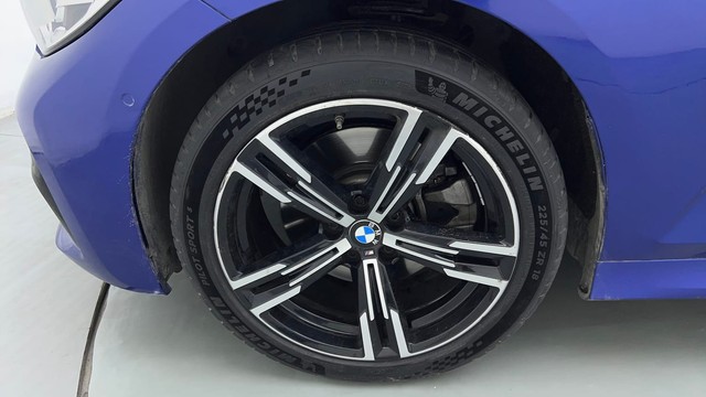 Second-hand 2021 BMW 3 Series Long Wheelbase 330Li M Sport First Edition for sale in Gurgaon-20