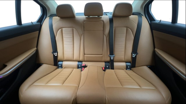 Second-hand 2021 BMW 3 Series Long Wheelbase 330Li M Sport First Edition for sale in Gurgaon-29