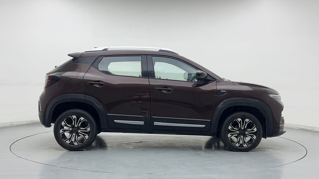 Second-hand 2021 Renault Kiger RXZ Turbo CVT for sale in New Delhi-2