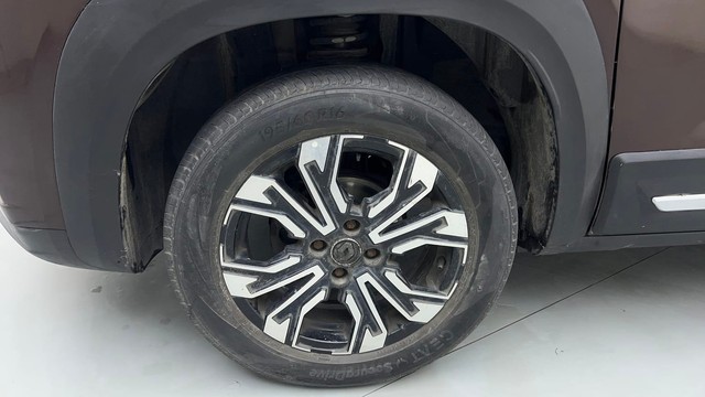 Second-hand 2021 Renault Kiger RXZ Turbo CVT for sale in New Delhi-20