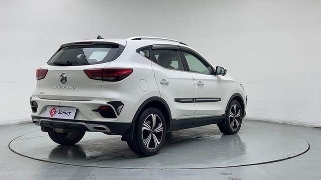 Second-hand 2022 MG Astor Sharp CVT BSVI for sale in New Delhi-3