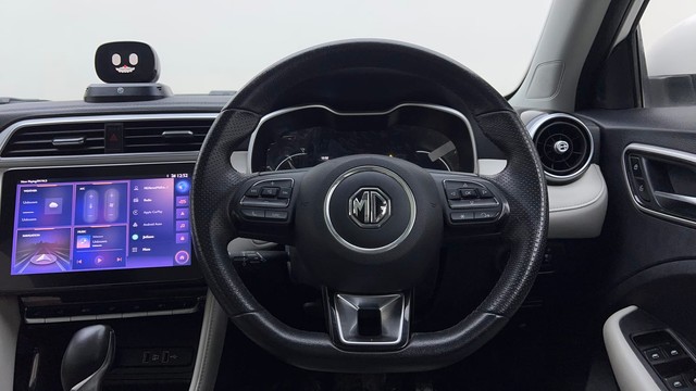 Second-hand 2022 MG Astor Sharp CVT BSVI for sale in New Delhi-31