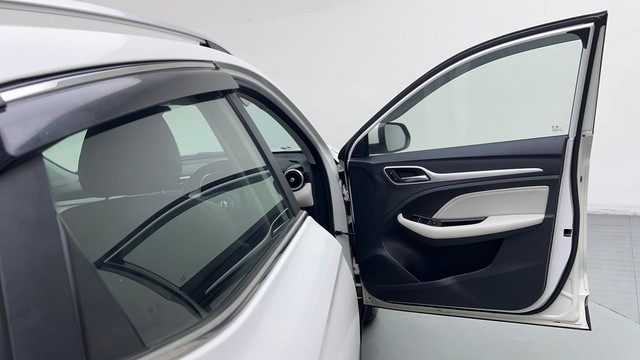 Second-hand 2022 MG Astor Sharp CVT BSVI for sale in New Delhi-16