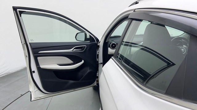 Second-hand 2022 MG Astor Sharp CVT BSVI for sale in New Delhi-27