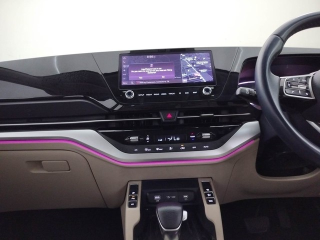 Second-hand 2023 Kia Carens Luxury Plus Turbo DCT 6 STR 2022-2023 for sale in Coimbatore-23