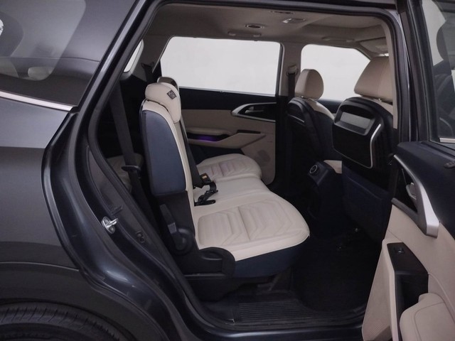 Second-hand 2023 Kia Carens Luxury Plus Turbo DCT 6 STR 2022-2023 for sale in Coimbatore-31