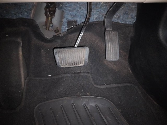 Second-hand 2023 Kia Carens Luxury Plus Turbo DCT 6 STR 2022-2023 for sale in Coimbatore-14