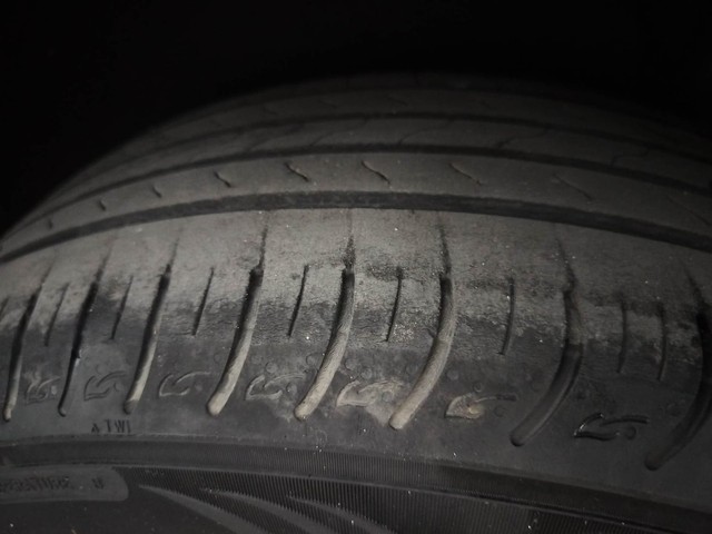 Second-hand 2023 Kia Carens Luxury Plus Turbo DCT 6 STR 2022-2023 for sale in Coimbatore-33