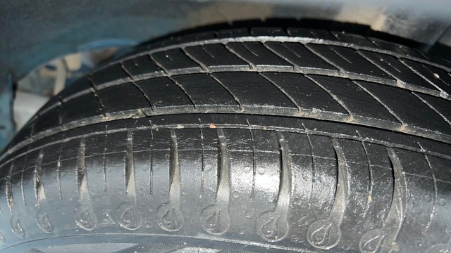 Second-hand 2021 Renault KWID 1.0 RXT Opt for sale in Kanpur-27