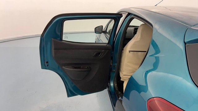 Second-hand 2021 Renault KWID 1.0 RXT Opt for sale in Kanpur-32