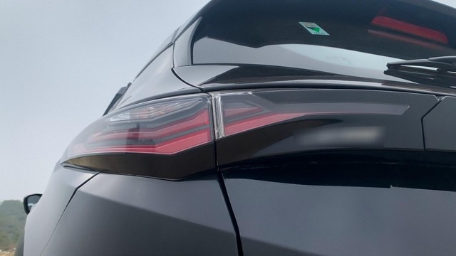 Second-hand 2022 Tata Harrier XTA Plus AT BSVI for sale in New Delhi-33