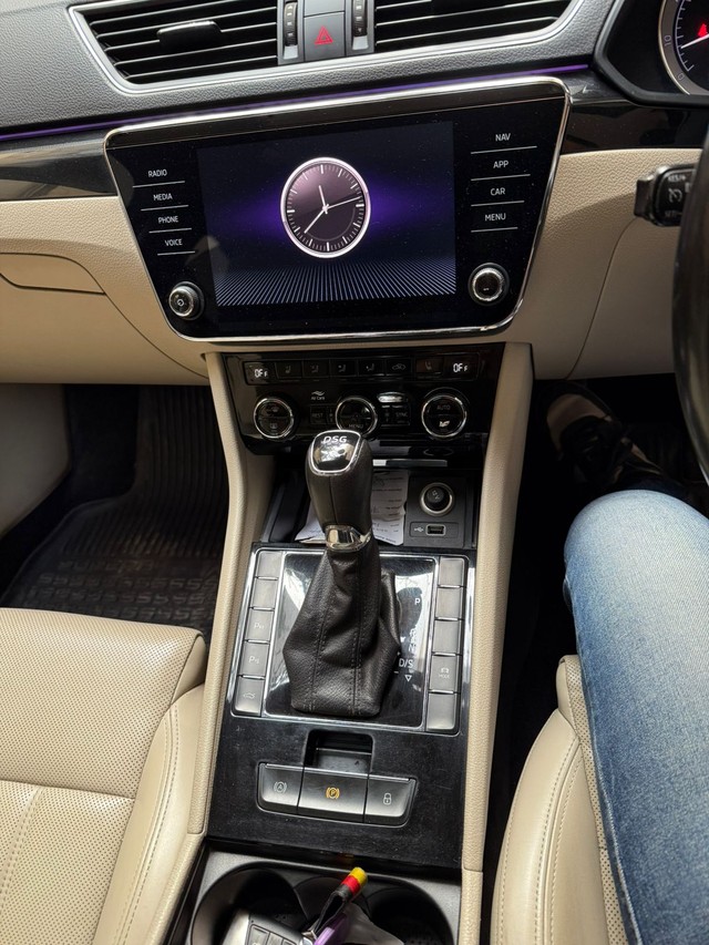 Second-hand 2020 Skoda Superb LK 1.8 TSI AT for sale in New Delhi-2
