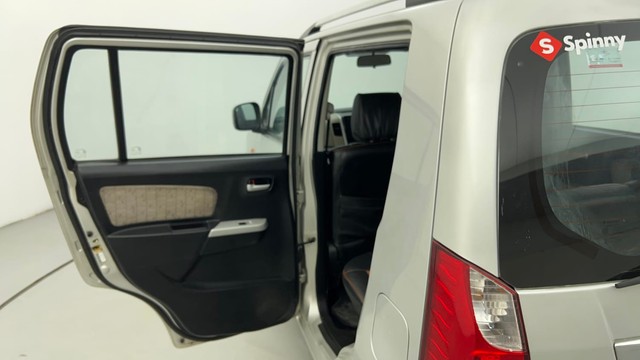 Second-hand 2014 Maruti Wagon R VXI for sale in Ahmedabad-29